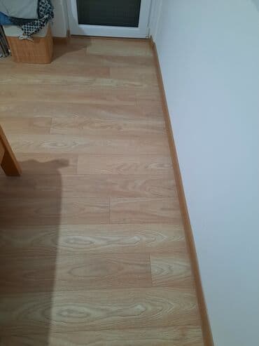 Usluge u domaćinstvu: Postavljanje laminata 2 eura kvadrat postavljanje lajsne 1.5 eura po — 1