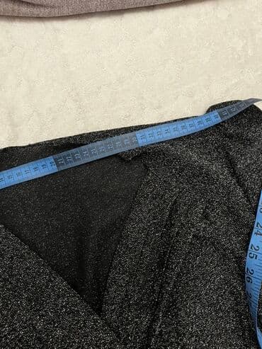 kako prepoznati original guess torbu: Elegantna midi haljina sa sjajnim efektom - Boja: tamno siva/antracit — 5