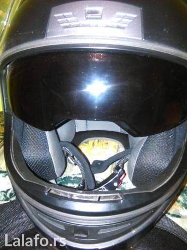 Kao nova,mesto za blutut,naocare za sunce,skida se brada i bude at lalafo.rs Kao nova,mesto za blutut,naocare za sunce,skida se brada i bude