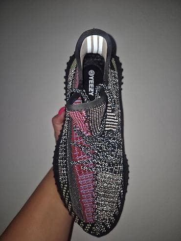 boost patike: Yezzy lepo odradjene
Urezan boost u djonu
36-48
3900 din — 9