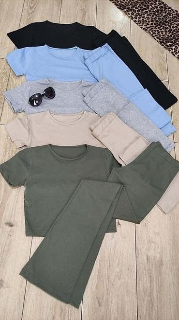 kompleti zenski za svadbu: Ženski komplet: kratka majica i pantalone sa blagim zvonom/zvonarice — 5