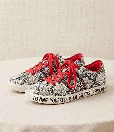 Prodajem originalne Desigual patike u prepoznatljivom, unikatnom i na lalafo.rs Prodajem originalne Desigual patike u prepoznatljivom, unikatnom i