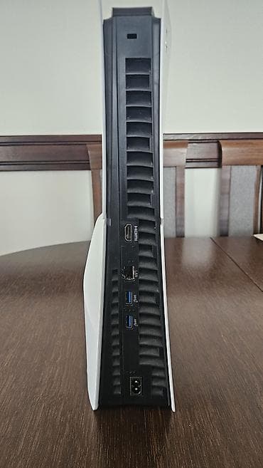 auto l: PlayStation 5 Slim (Disk verzija) - Korišćenje: godinu dana, radi — 3
