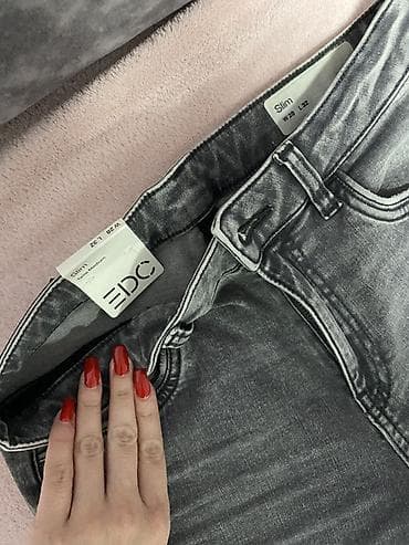 zlatne pantalone: Sivi teksas pantalone EDC by Esprit – Slim kroj - Model: Slim - — 1