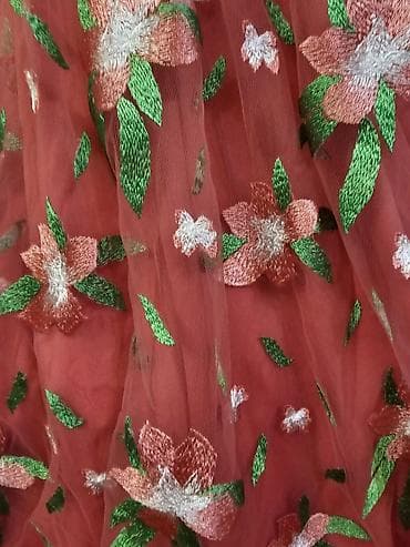 hemijsko ciscenje bunde: Haljina je nosena samo jednom, S vel je. Haljina od tila sa cvetnim — 2