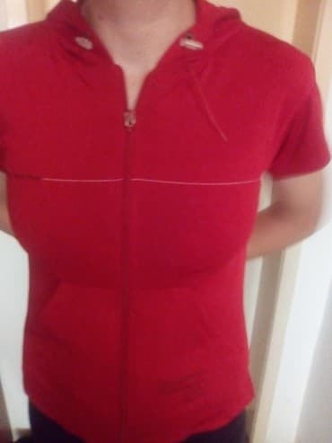 kratki beli sako: Sportska majica sa kapuljačom — 1