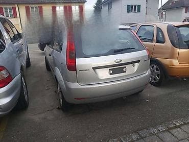 jagodina polovni automobili: FORD FIESTA DELOVI 2004. GOD. - KOMPLETAN AUTO U DELOVIMA | Polovni — 1