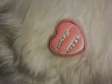 Čisto srebro, mindjuše
Cena 1900din na lalafo.rs Čisto srebro, mindjuše
Cena 1900din