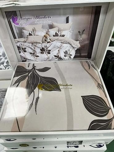 tac posteljina novi pazar: Prekrivač za krevet sa cvetnim dezenom, dostupan u sivim i belim — 5