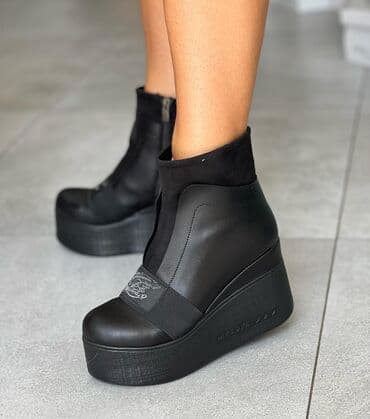 obuca aki novi sad: Nova kolekcija 4800din
Br:36-40 — 1