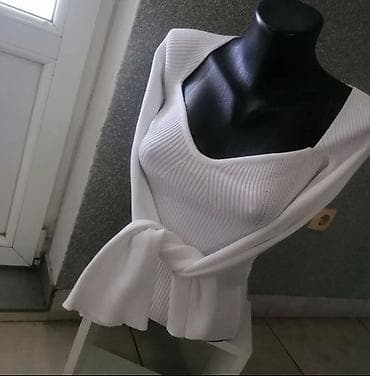 ideal majice: Ženska rebrasta majica s dugim rukavima - Boja: bela - Kroj — 2