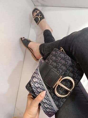 Papuce broj 36-41 za 2300 din
Komplet sa torbom za 4100 din na lalafo.rs Papuce broj 36-41 za 2300 din
Komplet sa torbom za 4100 din