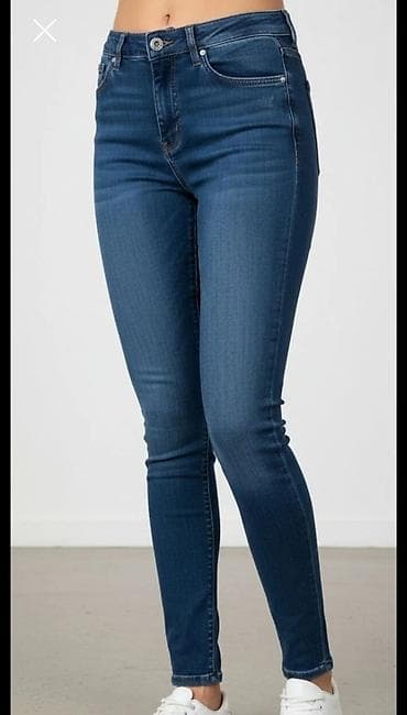Ženske skinny farmerke – tamnoplavi denim - Kroj: uske (skinny)