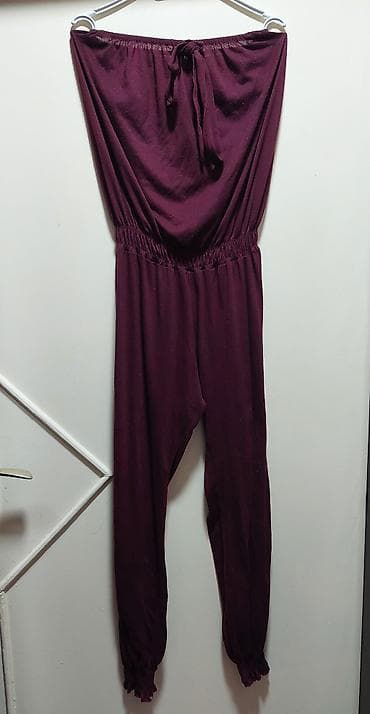 Ženski kombinezon bez naramenica, boja bordo. - Model: strapless, sa