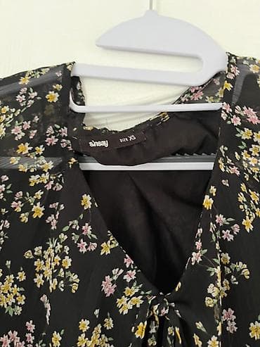 zenske pantalone sinsay: Sinsay ženska bluza – model XS (34/36) - Boja: crna osnova sa sitnim — 2