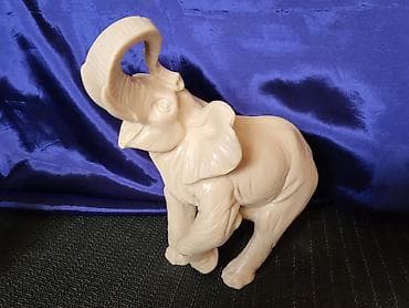kalendar 1982 godine: Figura nova slona,itakijanski alabaster 1970/80ta godina. Masivna — 9