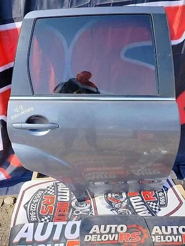 Karoserija: ZADNJA DESNA VRATA MIS SIVA ZA MITSUBISHI OUTLANDER OD 2006. DO 2012 — 1