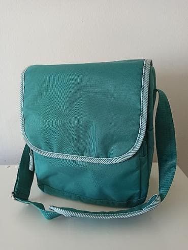 celofanske kesice za pakovanje: Rashladna torba Dimenzije  28 x 25 x 12 cm Ima dve pregrade, manju i — 1