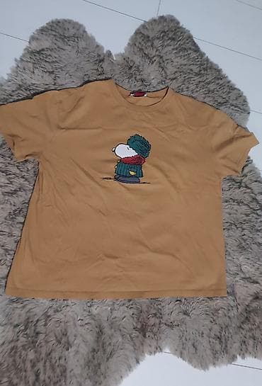 Zara majica kratkih rukava. Boja karamela (camel). Model sa okruglim