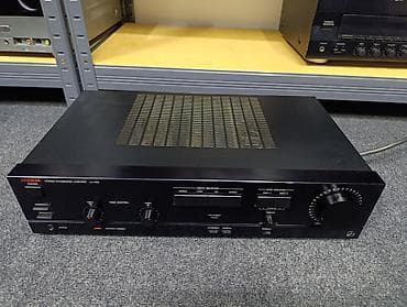 Mikrofoni: Luxman LV-100 Luxman LV-100 je odlično integrisano pojačalo koje — 6