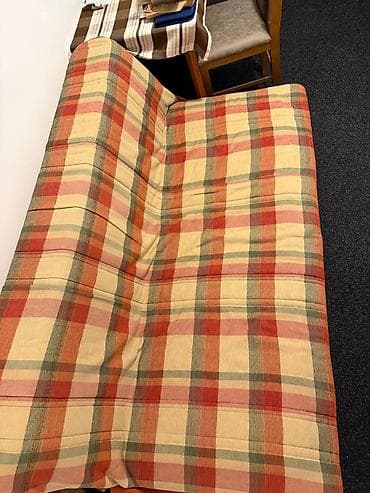 Trosed/sofa na razvlačenje sa kariranom presvlakom - Kompaktan trosed