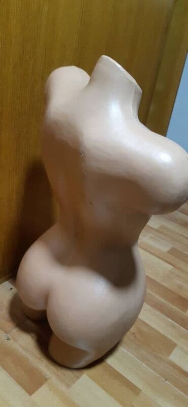 Donji delovi trenerke: Izložbena lutka — 1