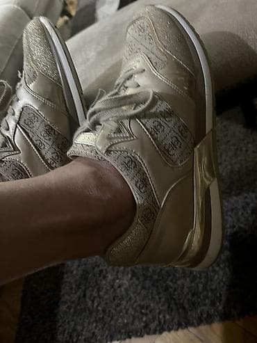 uptempo nike zenske: Guess ženske patike – zlatno/bež - Model sa podignutim đonom — 1