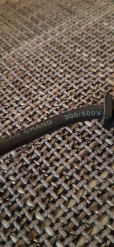 Perike i klipse: Pegla za kosu (presa) - Električna presa sa kablom označenim 300/500V — 2