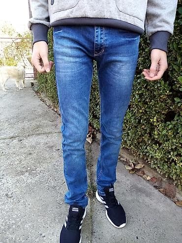 sivo odelo crna kosulja: Creatory farmerice nove, sa elastinom broj 31 slim-fit poluobim struka — 1