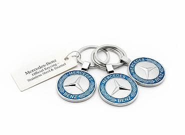 Srebrnasti privezci za automobile