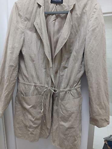 Ženski lagani kaput/blejzer u bež nijansi. - Dužina do sredine