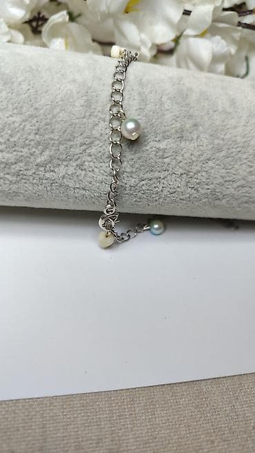 paterson satovi: Srebrnkasta narukvica sa bisernim privescima - Elegantna lančana — 2