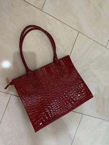 Lične stvari: Za sve info javite mi se
Jako kvalitetna torba — 7