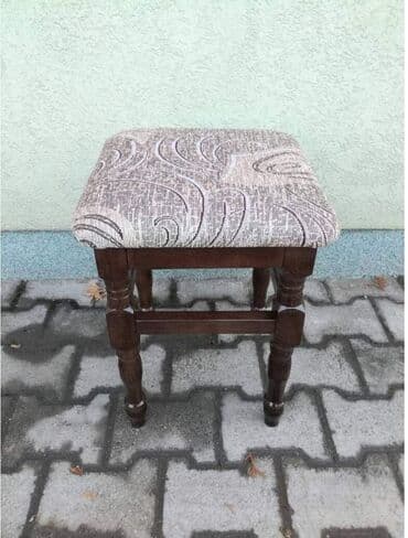 radni stolovi i stolice: Hoklice 1900 din slanje bexom rade se po porudzbinu — 14