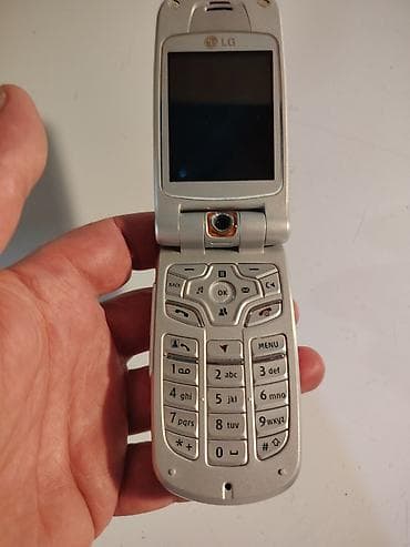 polovni ajfon telefoni cene: LG preklopni mobilni telefon (crveno‑srebrni), sa spoljnim ekranom i — 8