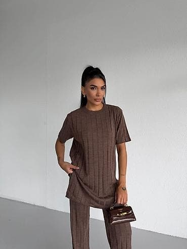 bluza s: 𝑲𝒍𝒆𝒐𝒑𝒂𝒕𝒓𝒂 𝑺𝒕𝒚𝒍𝒆 ✨ ⚜️ Univerzalna velicina ⚜️ Cena 2700 dinara Duzina — 4