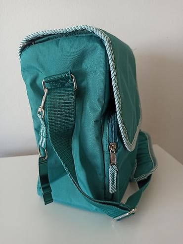 celofanske kesice za pakovanje: Rashladna torba Dimenzije  28 x 25 x 12 cm Ima dve pregrade, manju i — 3