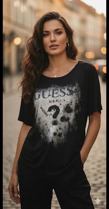 pull and bear kompleti: Majica kratkih rukava GUESS - Boja: crna - Dizajn: prednji print sa — 1