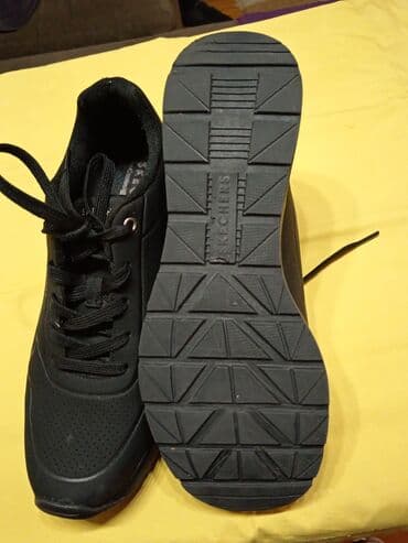 ženske haljine za svaki dan: Braon čizmice br. 40,sve koža,1900 din nošene . Crvene — 17