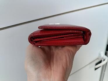 pepco kozne jakne: Ženski crveni novčanik od glatke kože, kompaktne preklopne forme. Na — 2