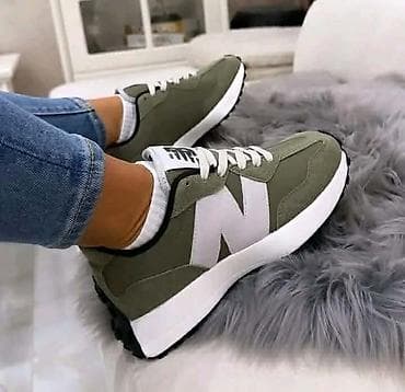 brojevi patika us: NB Clasic
Cena: 3700din ❤️‍🔥
Brojevi: 36-46
pb — 9