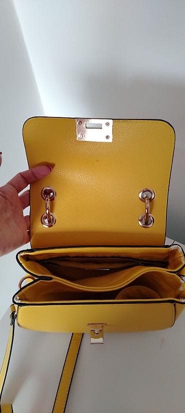 mona bela torbica: Prelepa ORSAY žuta torba, sa dužim kaišem i više predgrada iznutra. Na — 4