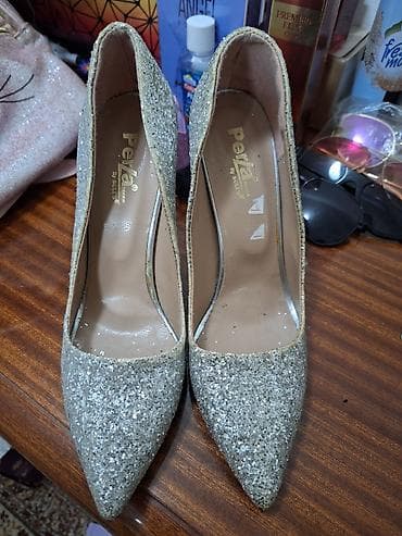 guess salonke: SKROZ NOVE SALONKE BROJ 39,NOV MODEL SA DEBLJOM STIKLOM,VEOMA — 3