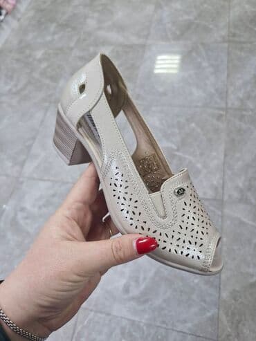 suknje od skaja: Sandals — 8