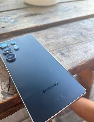 telefoni za decu od 8 godina: Samsung Galaxy S25ultra c - Ekran: veliki AMOLED sa rupicom za kameru — 2
