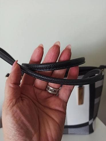 sako haljina bela: Torba je licno moja Lepo ocuvana, nema duzi kais. Nikad nije ni imala — 4