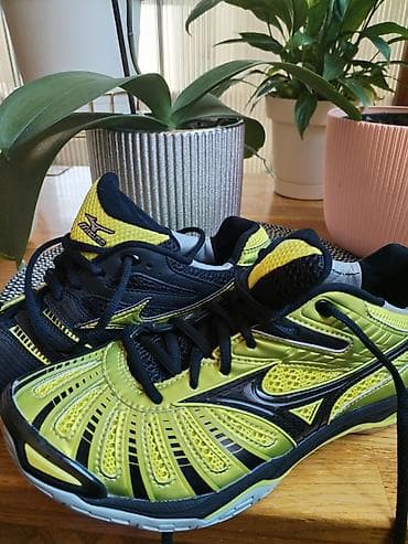 Patike: Mizuno patike za dvoranske sportove - Model: Mizuno (oznaka na — 6