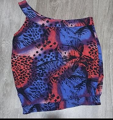 Asimetrična ženska bluza/top na jedno rame - Kroj: asimetrični izrez