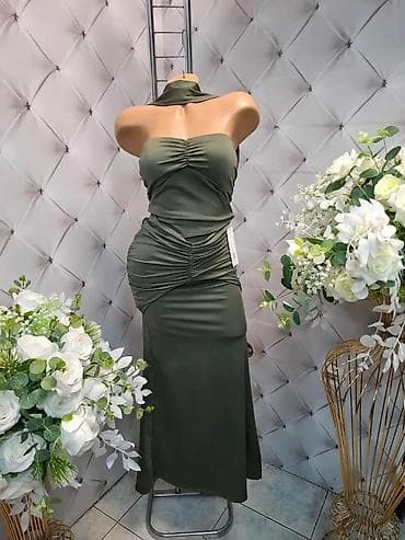 Haljine: Elegantna duga haljina bez bretela sa drapiranim detaljima - Kroj — 3