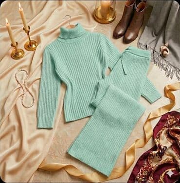 Suknje: Cena 1999din Velicine: S M L XL 2XL 3XL Materijal: trikotaza — 3